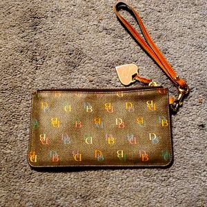 Dooney and bourke wristlet